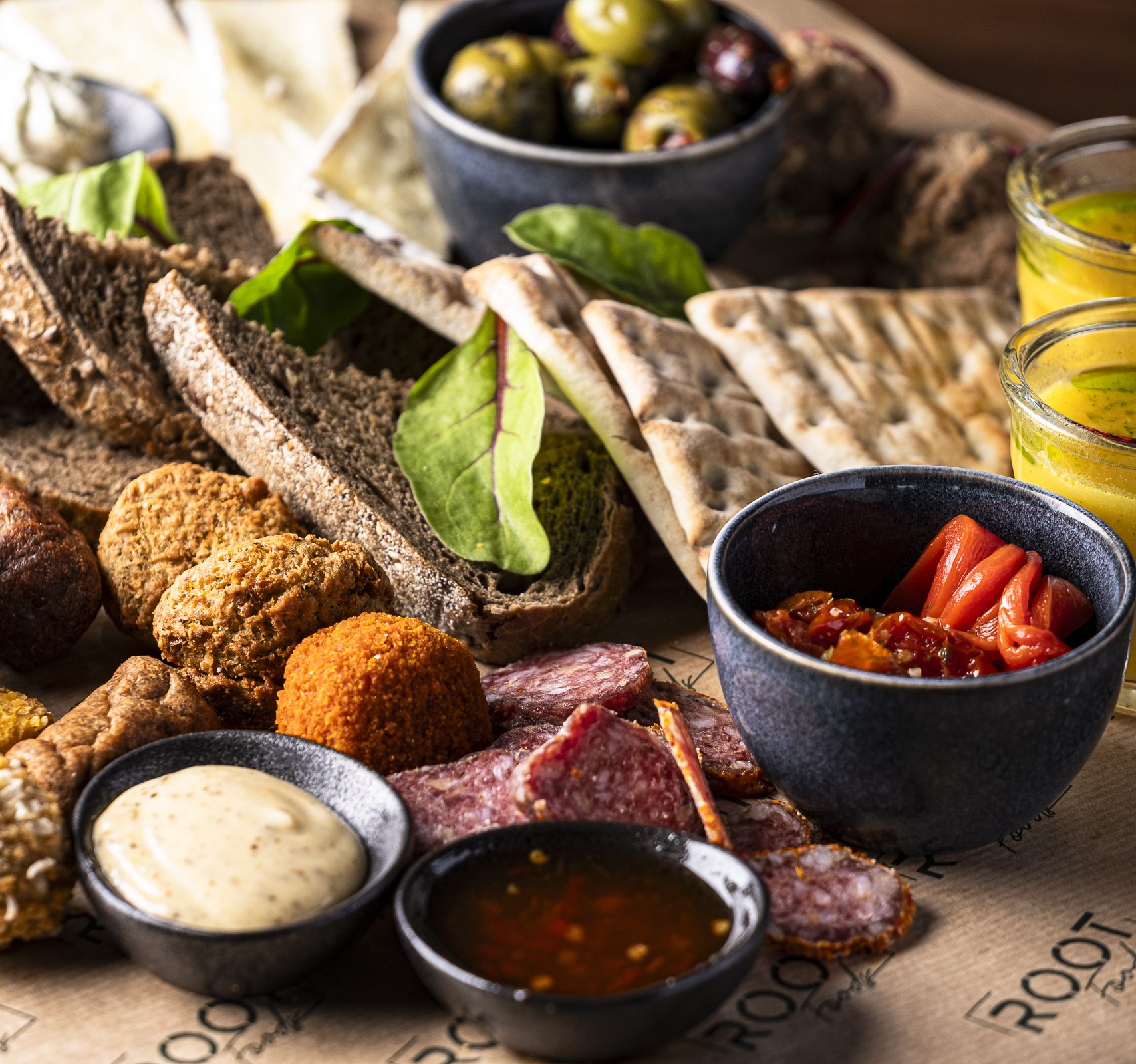 Rootfoods_borrelplank